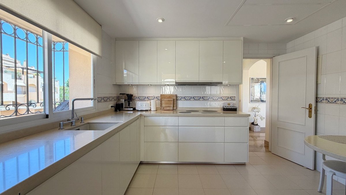 4 Bed Penthouse Duplex in Elviria