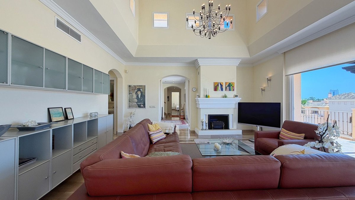 4 Bed Penthouse Duplex in Elviria