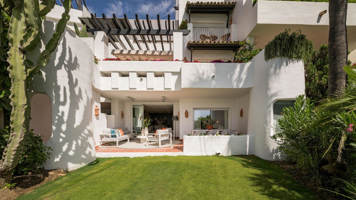 3 Bed Ground Floor Apartment in Estepona