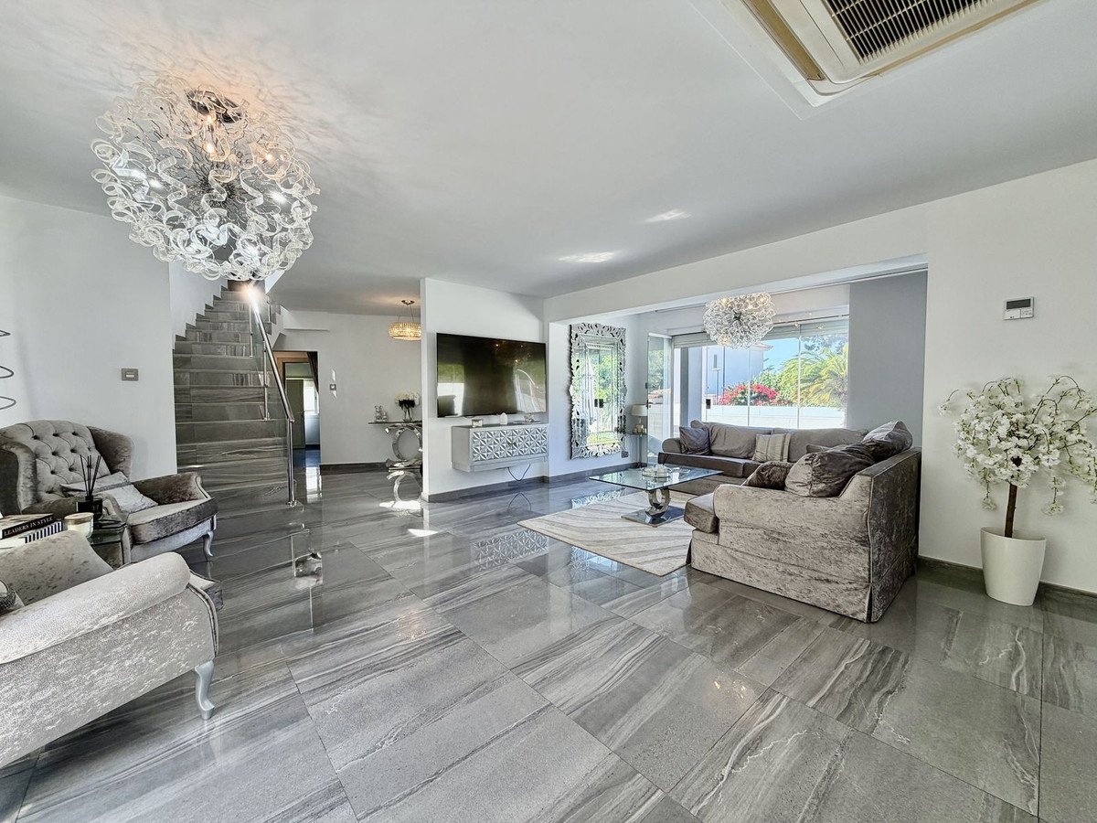4 Bed Detached Villa in Cabopino