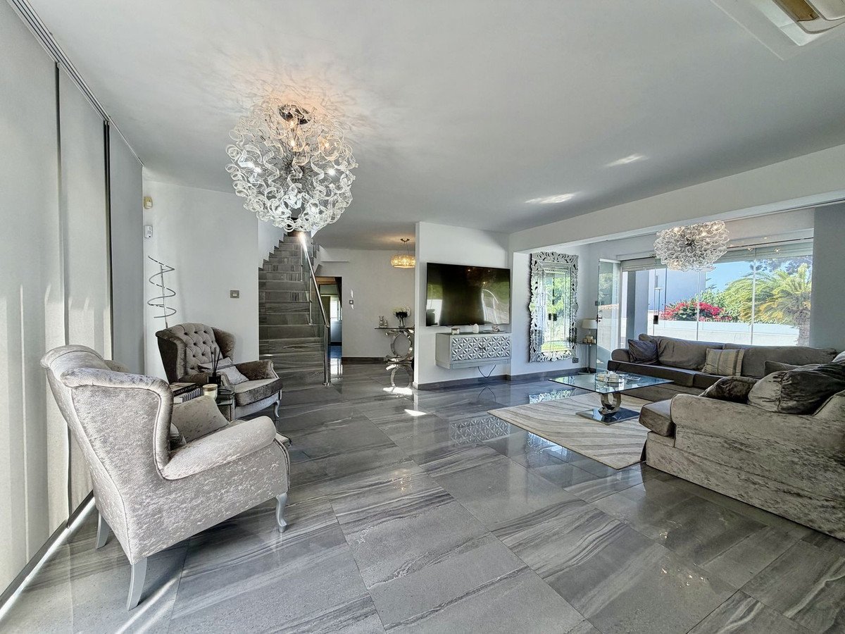 4 Bed Detached Villa in Cabopino