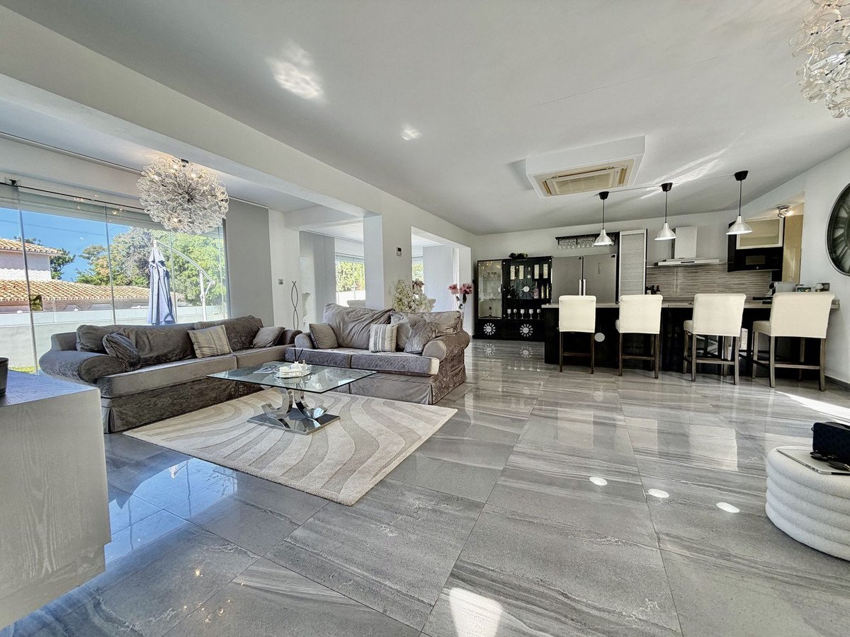 4 Bed Detached Villa in Cabopino
