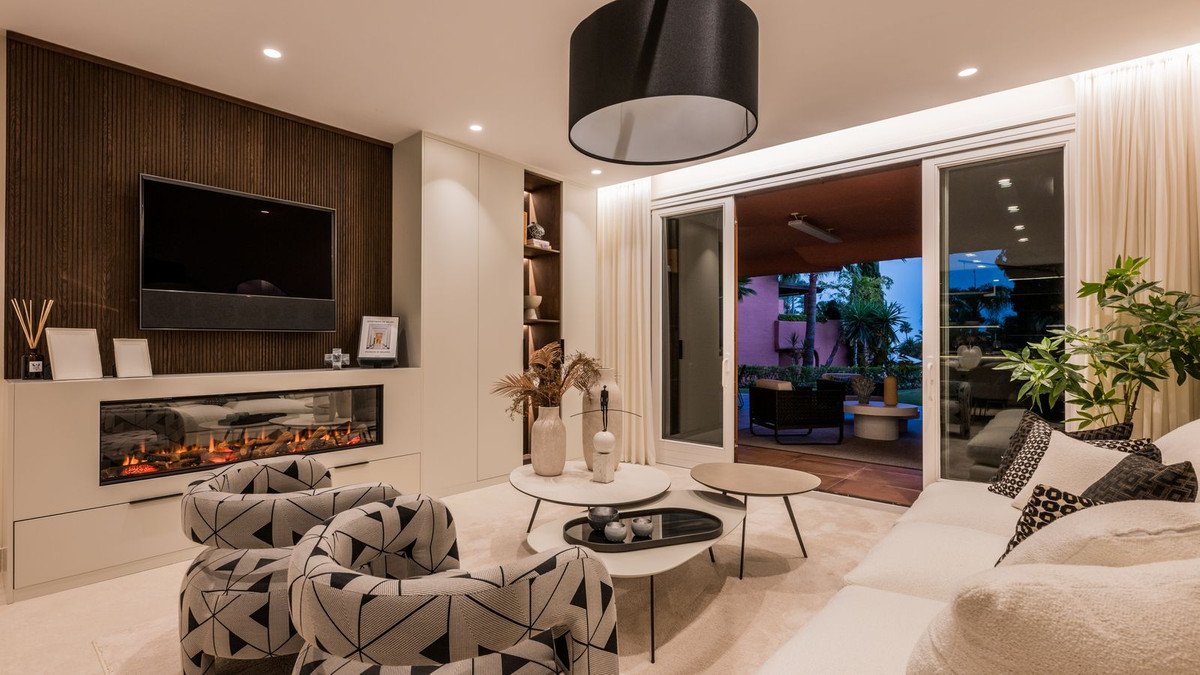 3 Bed Ground Floor Apartment in New Golden Mile