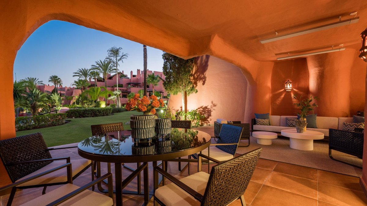 3 Bed Ground Floor Apartment in New Golden Mile