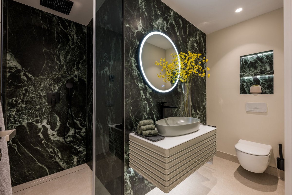 3 Bed Ground Floor Apartment in New Golden Mile