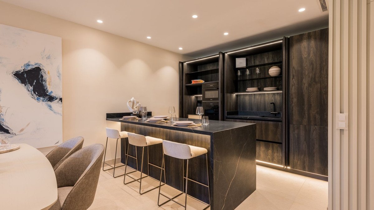 3 Bed Ground Floor Apartment in New Golden Mile