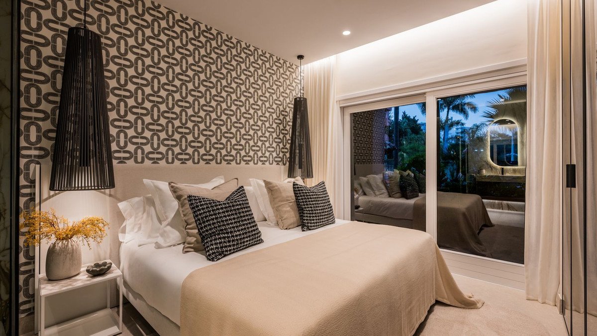 3 Bed Ground Floor Apartment in New Golden Mile