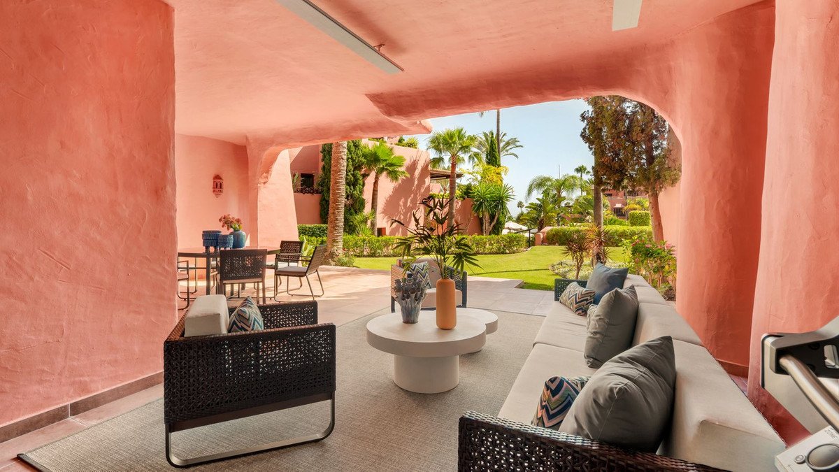 3 Bed Ground Floor Apartment in New Golden Mile