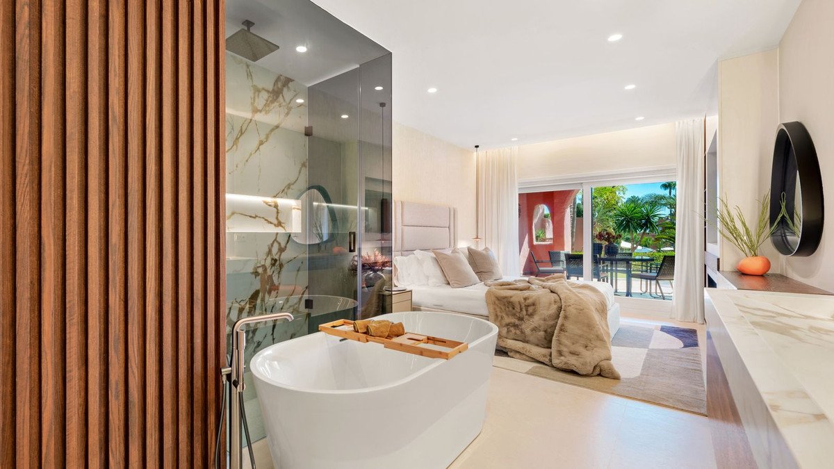 3 Bed Ground Floor Apartment in New Golden Mile