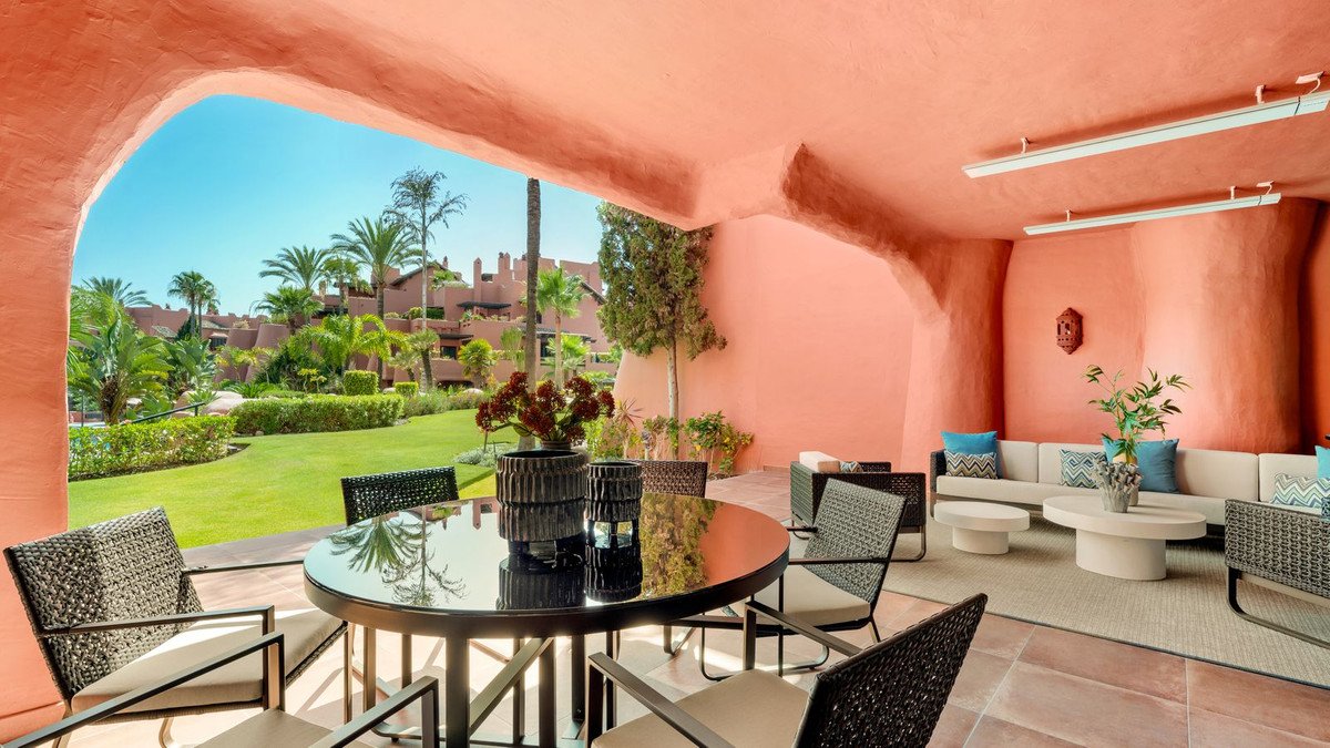 3 Bed Ground Floor Apartment in New Golden Mile