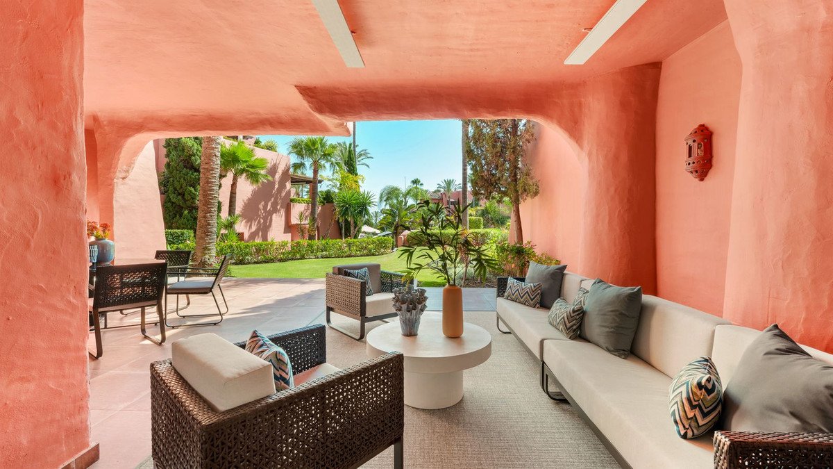 3 Bed Ground Floor Apartment in New Golden Mile