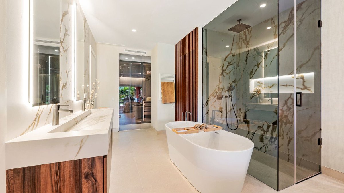 3 Bed Ground Floor Apartment in New Golden Mile