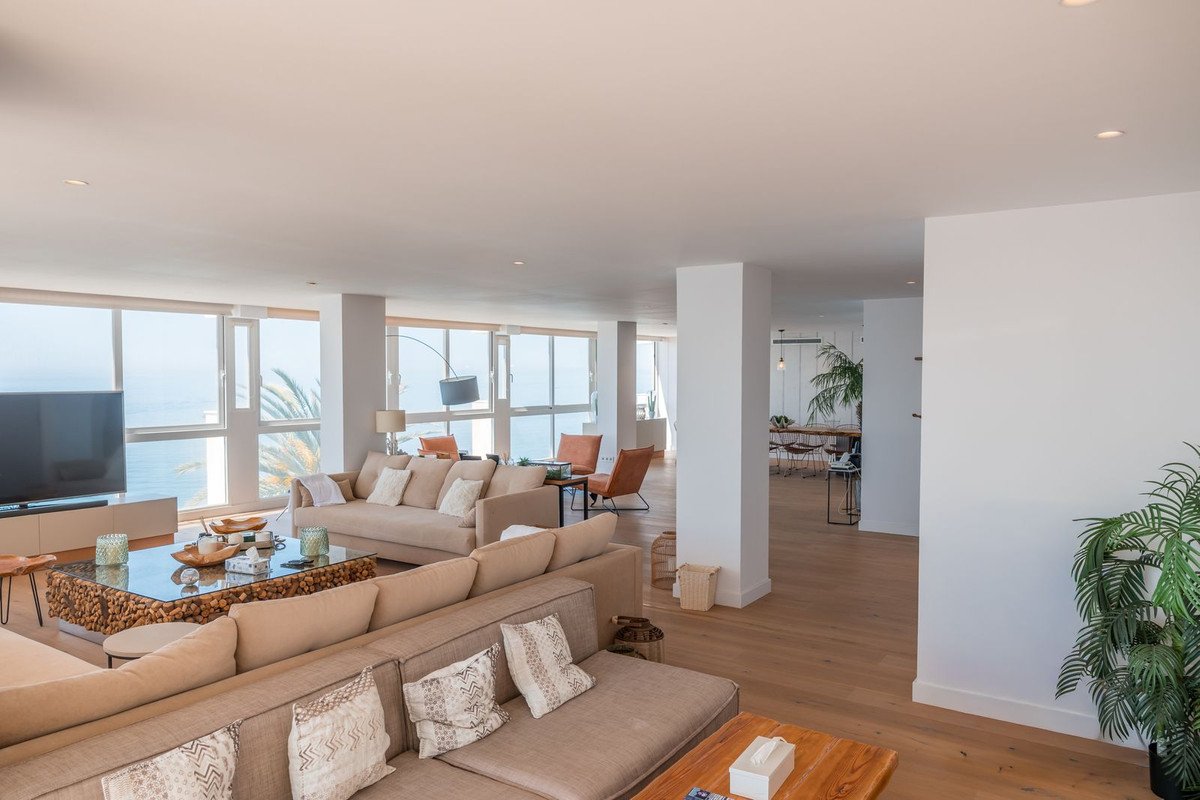 4 Bed Middle Floor Apartment in Marbella