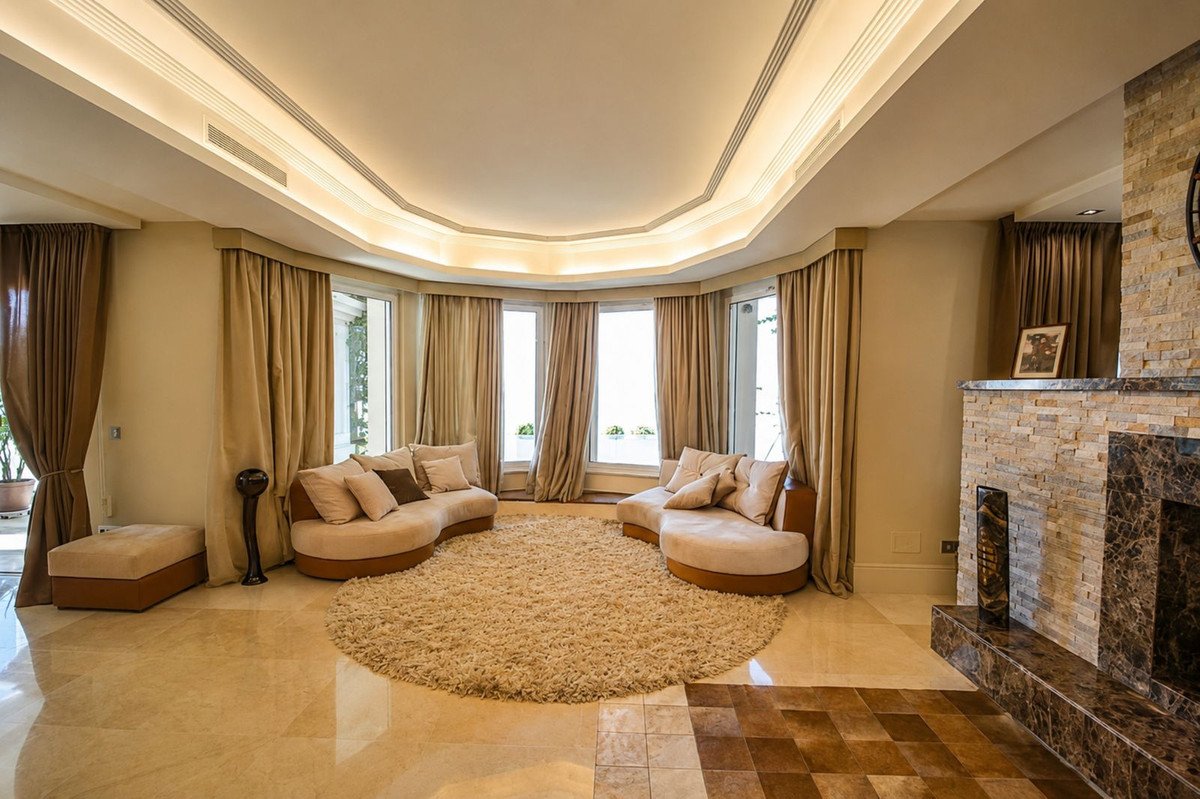 5 Bed Detached Villa in Marbella