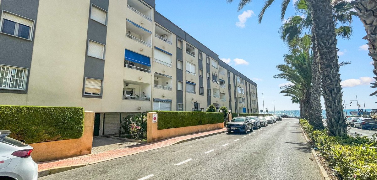 2 Bed Ground Floor Apartment in Punta Prima
