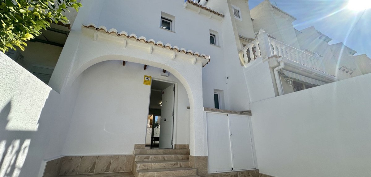 3 Bed Townhouse in Torrevieja