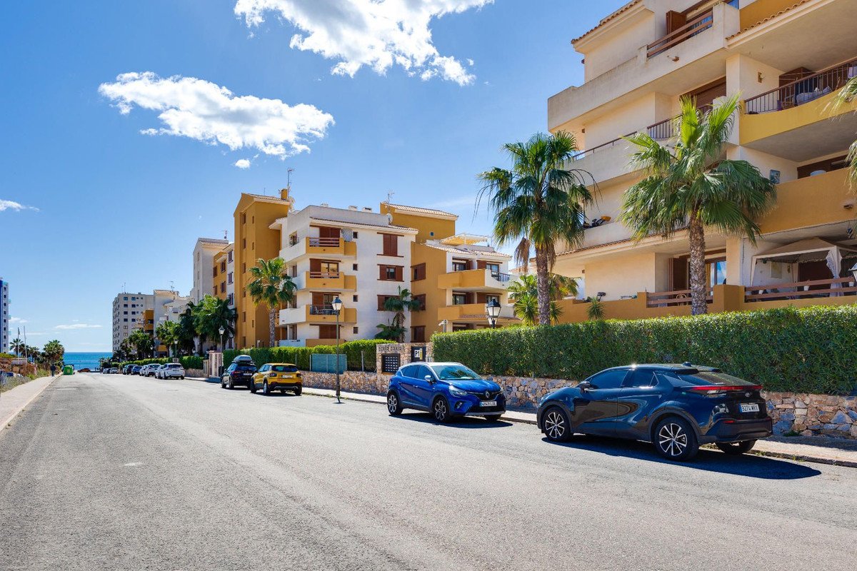 2 Bed Ground Floor Apartment in Punta Prima