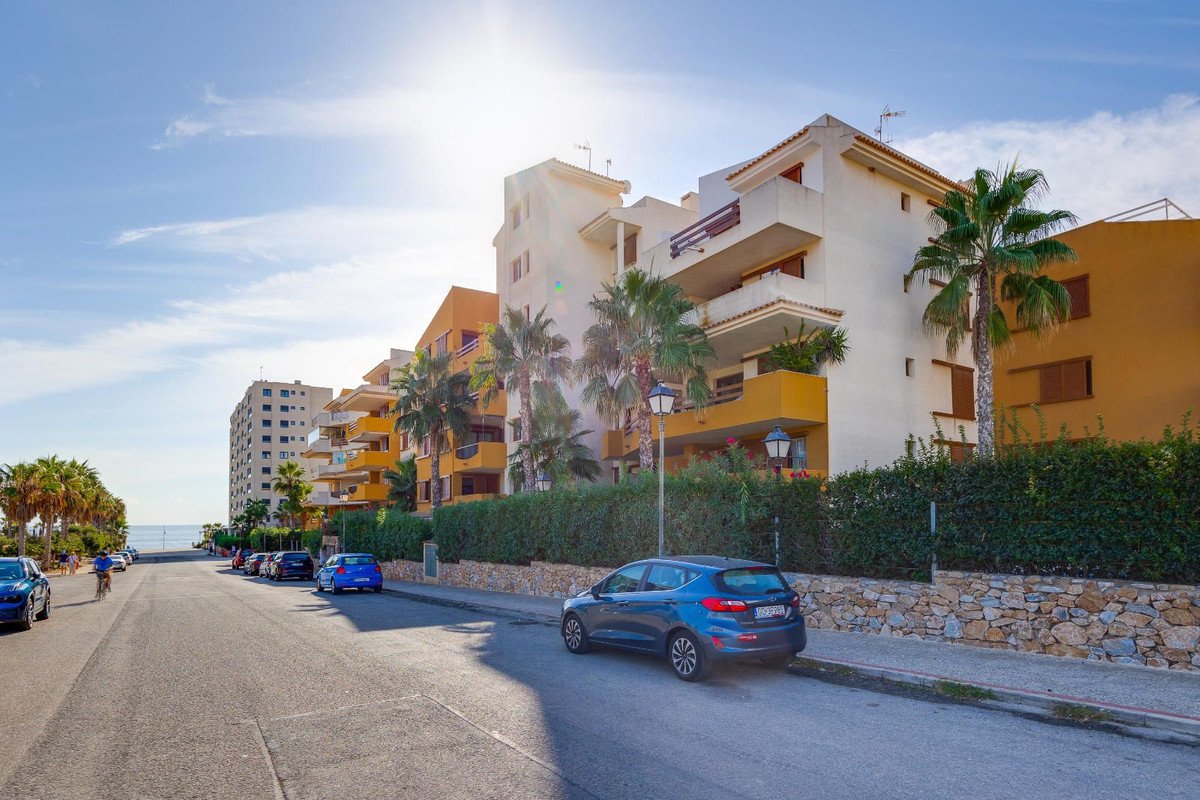 2 Bed Ground Floor Apartment in Punta Prima