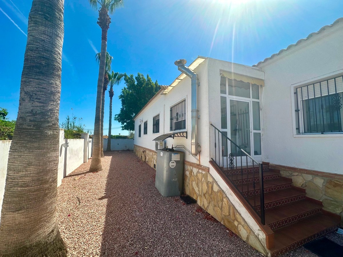 3 Bed Detached Villa in Catral