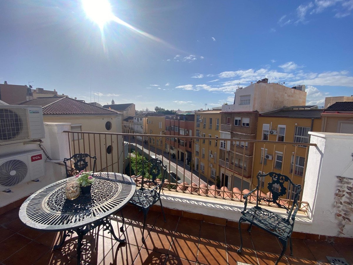 2 Bed Middle Floor Apartment in Málaga