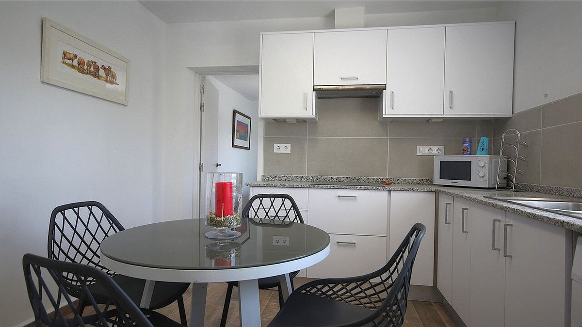 4 Bed Detached Villa in Orba