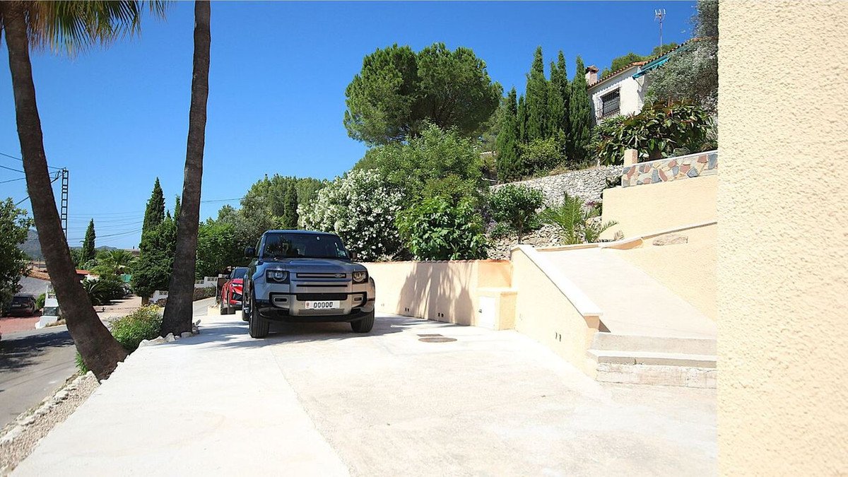 4 Bed Detached Villa in Orba