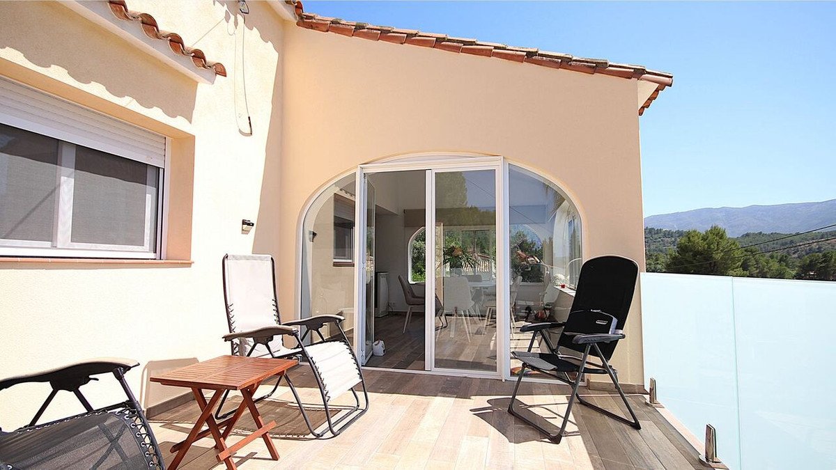 4 Bed Detached Villa in Orba