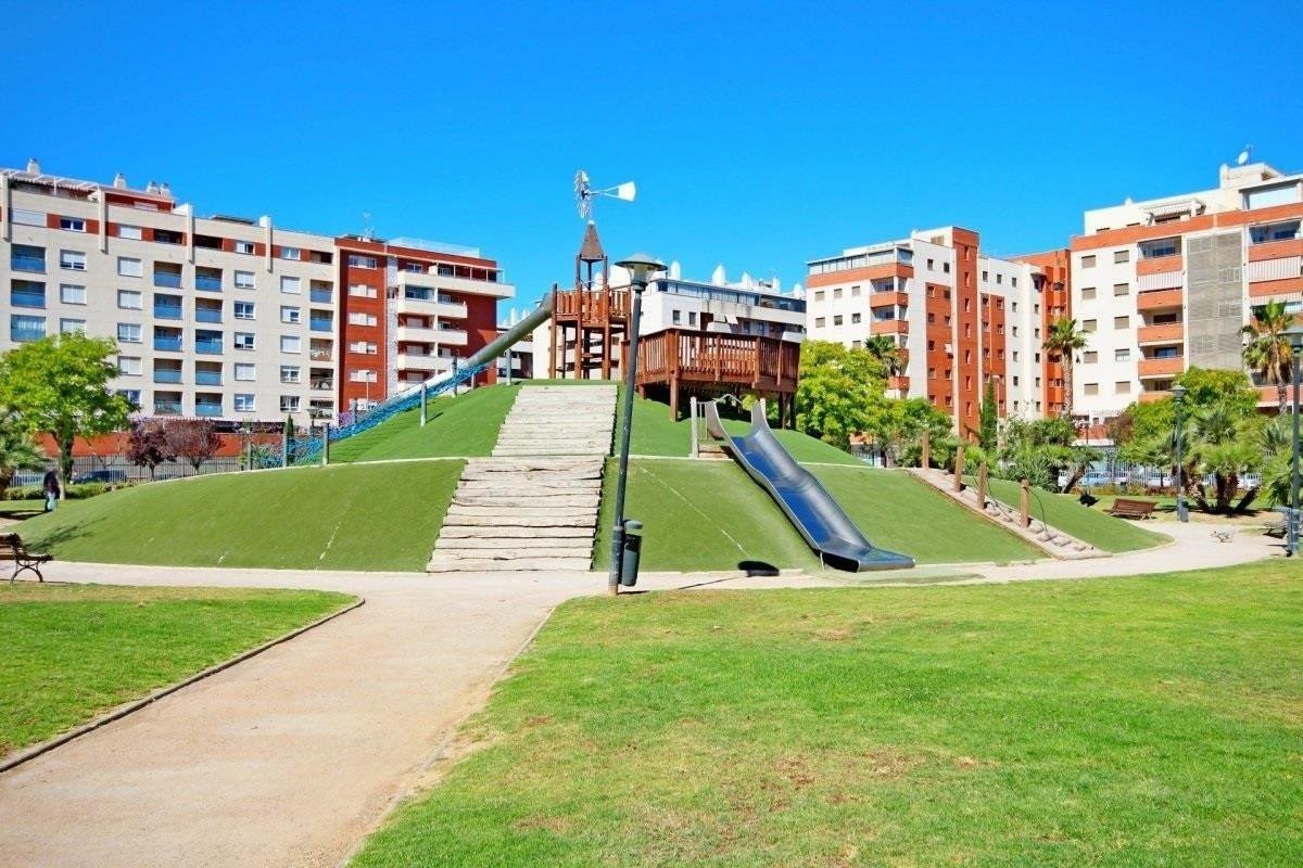 2 Bed Middle Floor Apartment in Málaga