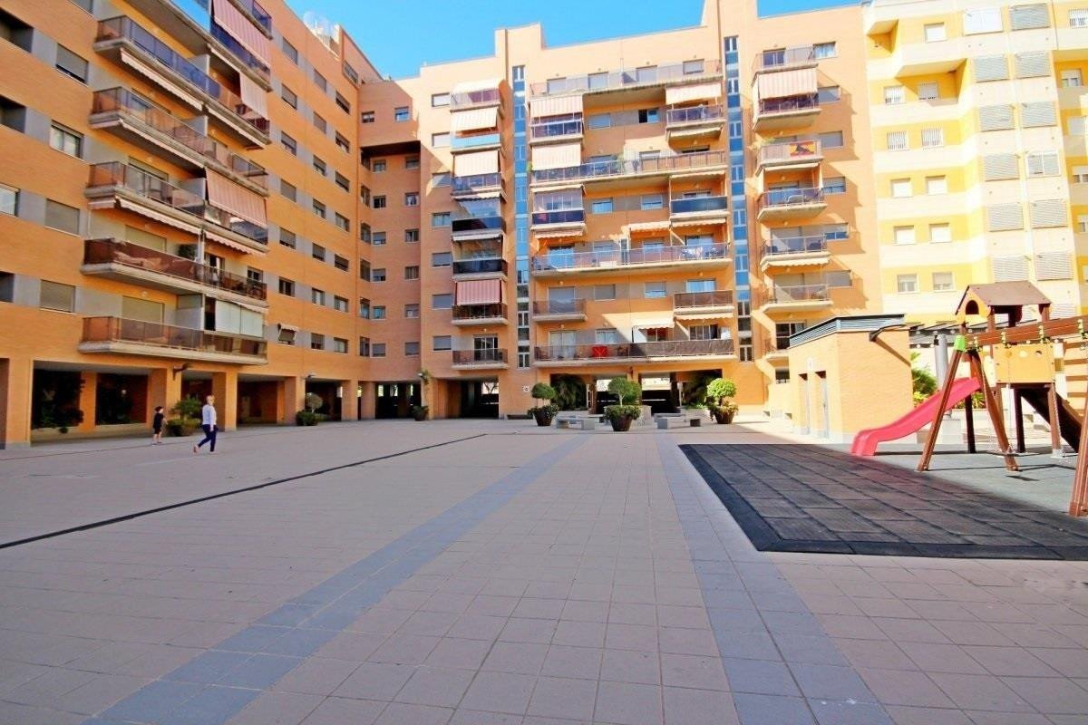 2 Bed Middle Floor Apartment in Málaga