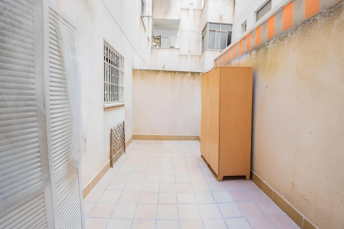 2 Bed Middle Floor Apartment in Málaga