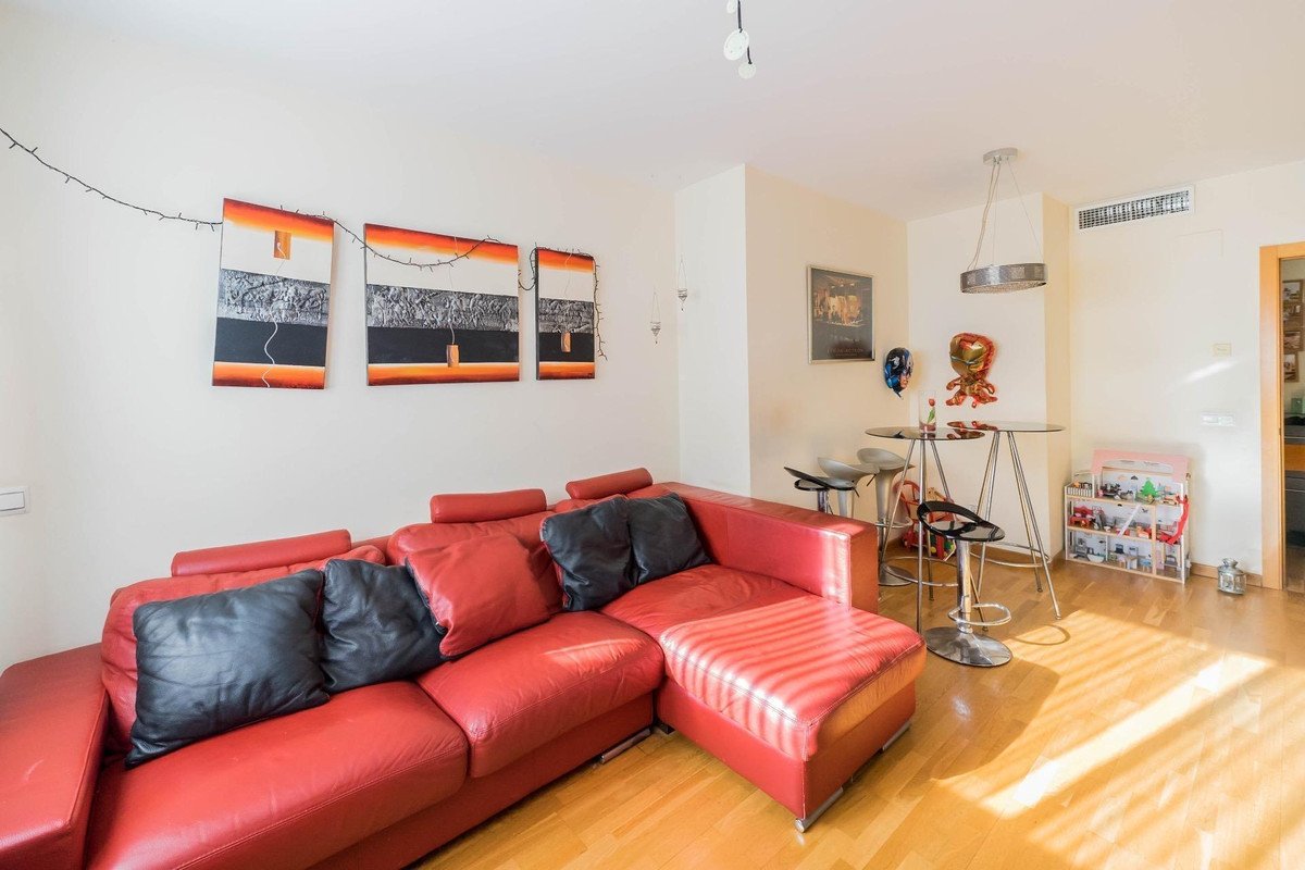 2 Bed Middle Floor Apartment in Málaga