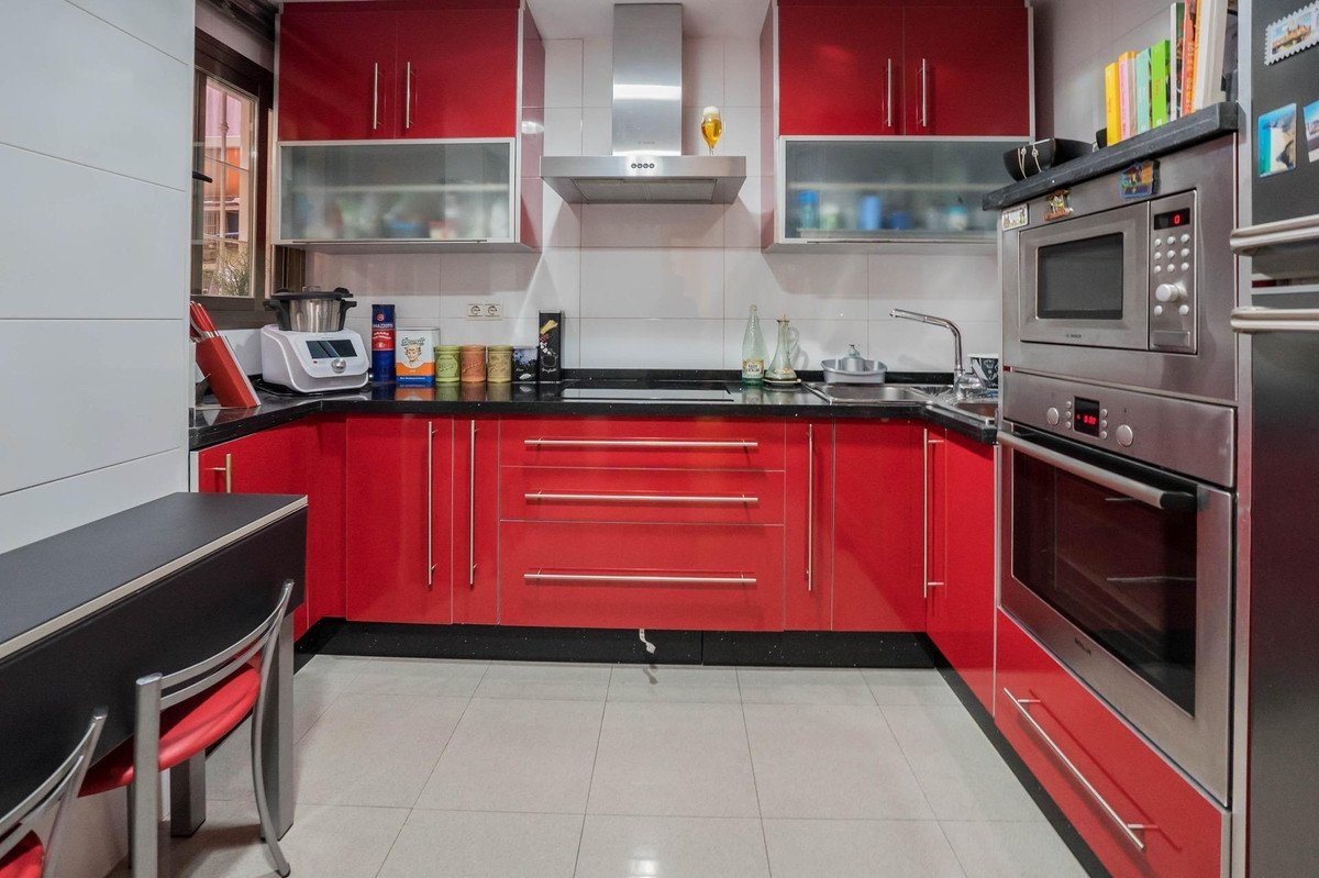 2 Bed Middle Floor Apartment in Málaga
