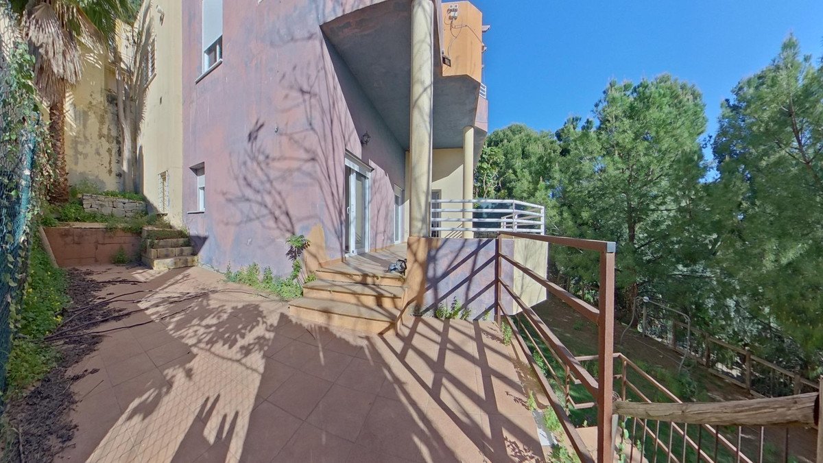 4 Bed Detached Villa in Torremolinos
