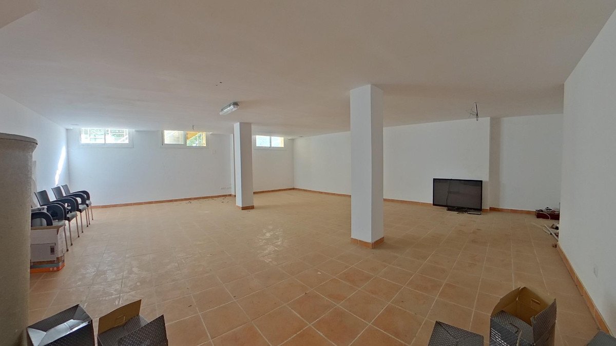 4 Bed Detached Villa in Torremolinos