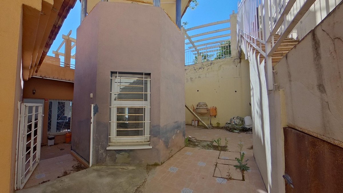 4 Bed Detached Villa in Torremolinos