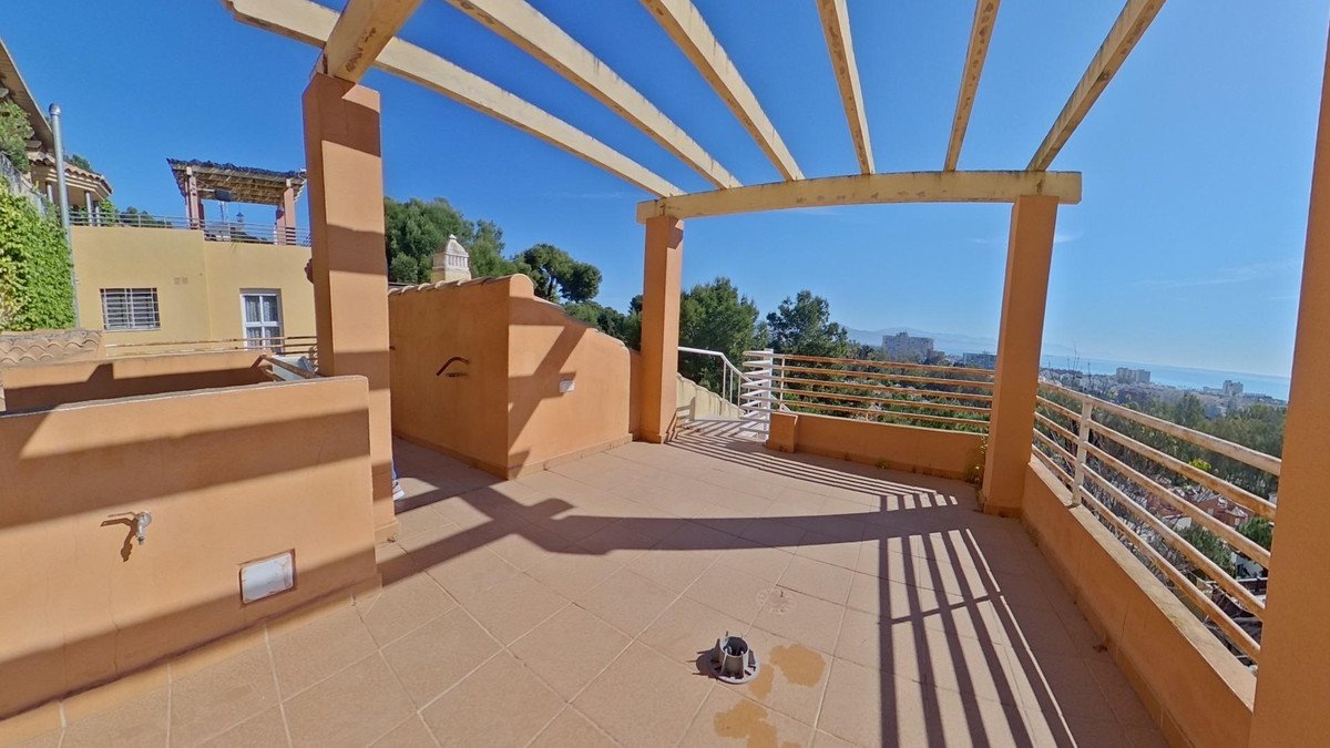 4 Bed Detached Villa in Torremolinos