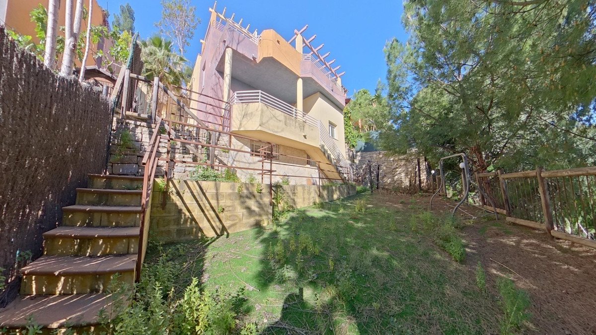 4 Bed Detached Villa in Torremolinos