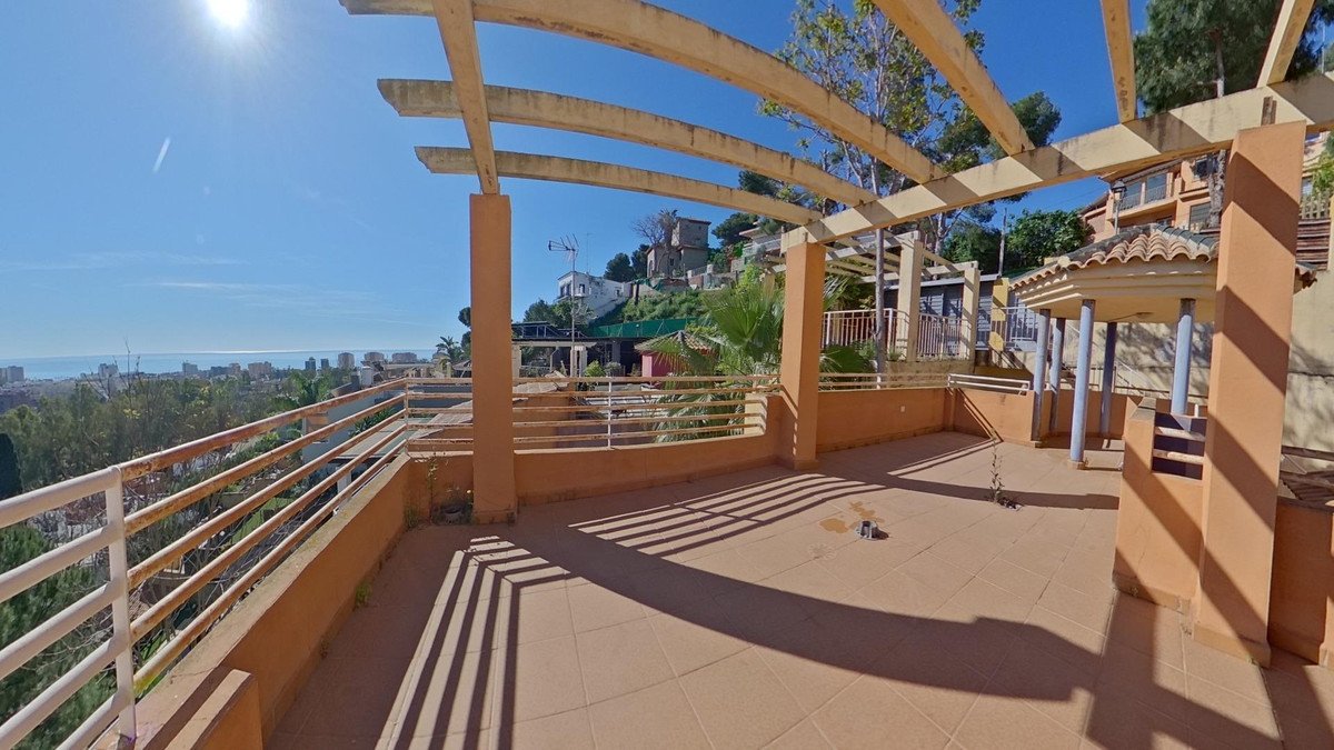 4 Bed Detached Villa in Torremolinos