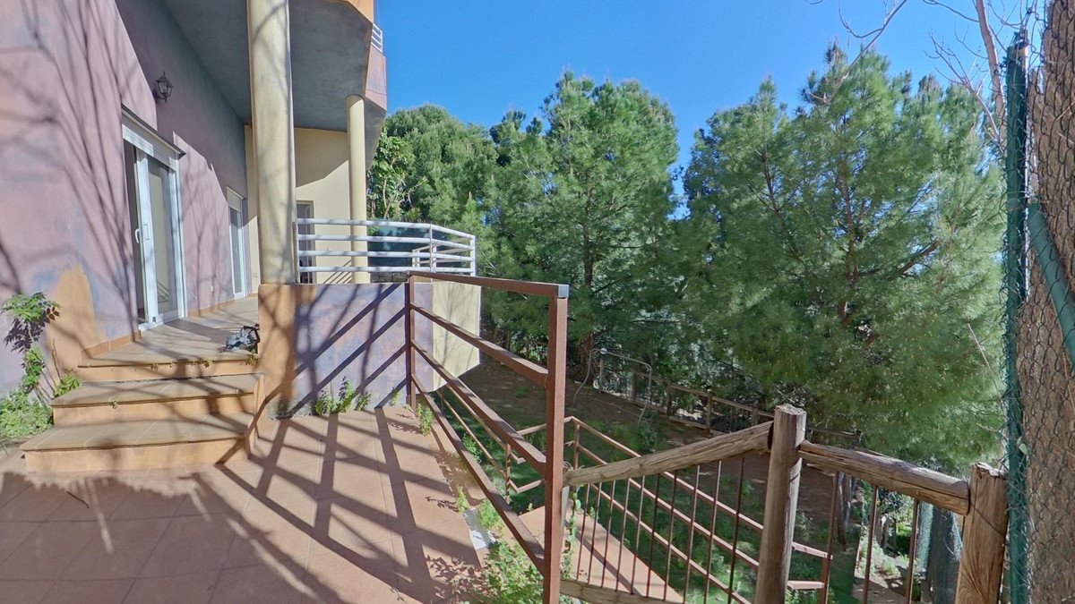 4 Bed Detached Villa in Torremolinos
