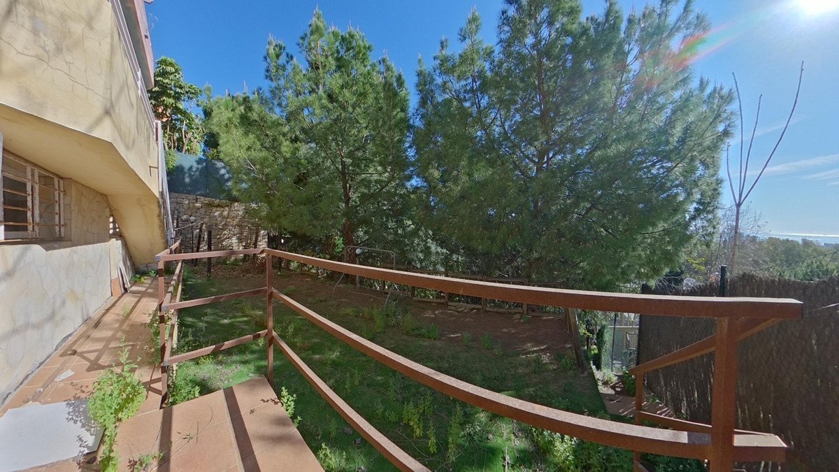 4 Bed Detached Villa in Torremolinos