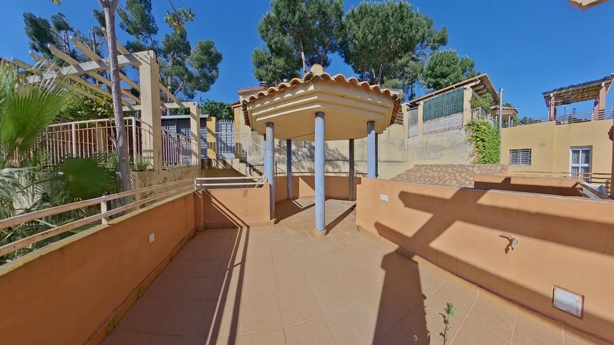 4 Bed Detached Villa in Torremolinos