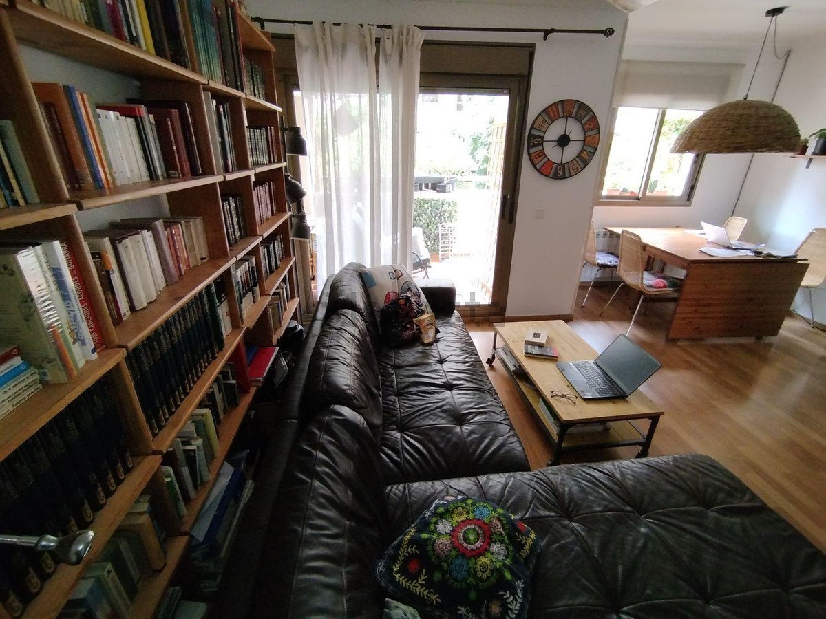 3 Bed Middle Floor Apartment in Málaga