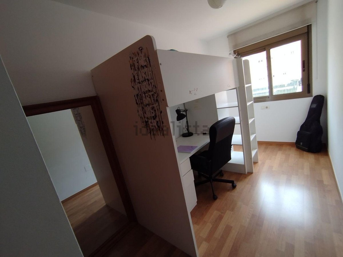 3 Bed Middle Floor Apartment in Málaga