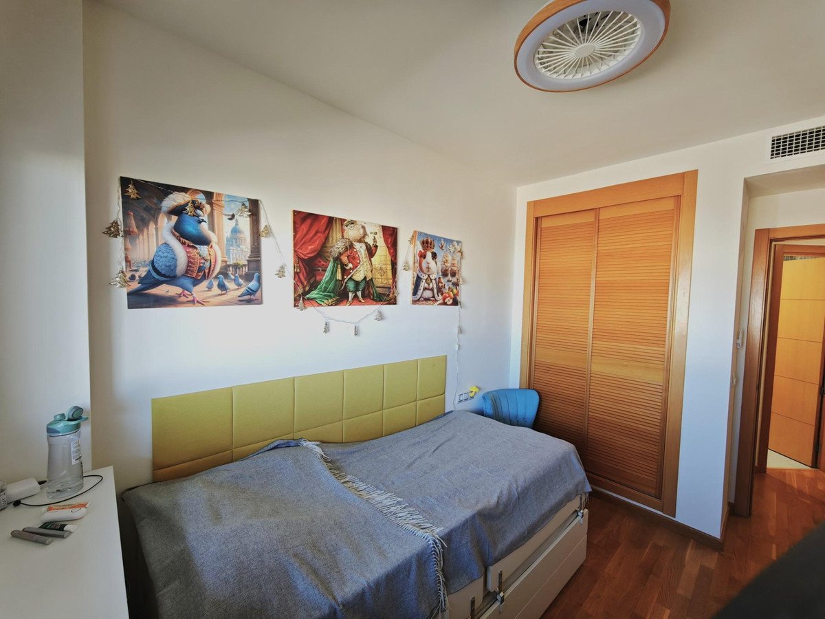 3 Bed Middle Floor Apartment in Málaga