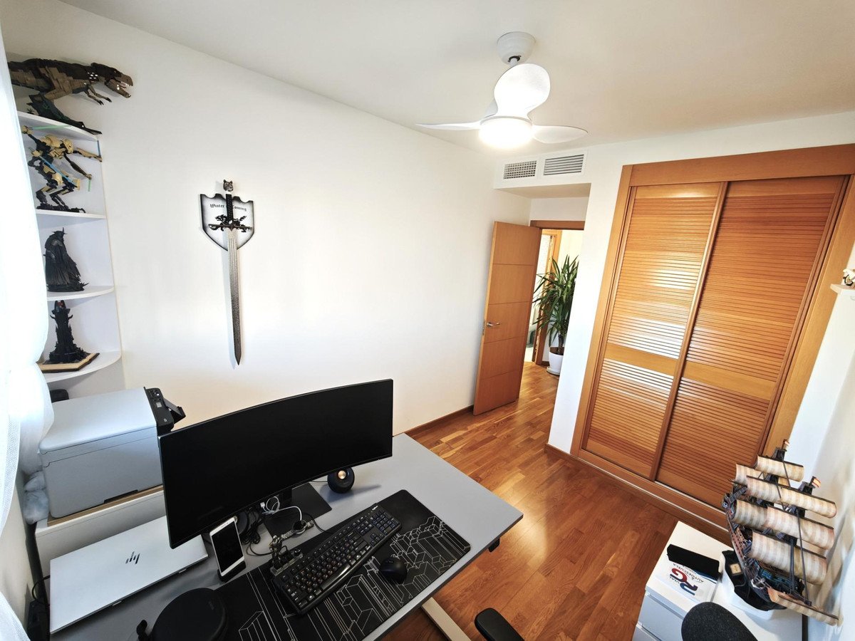 3 Bed Middle Floor Apartment in Málaga