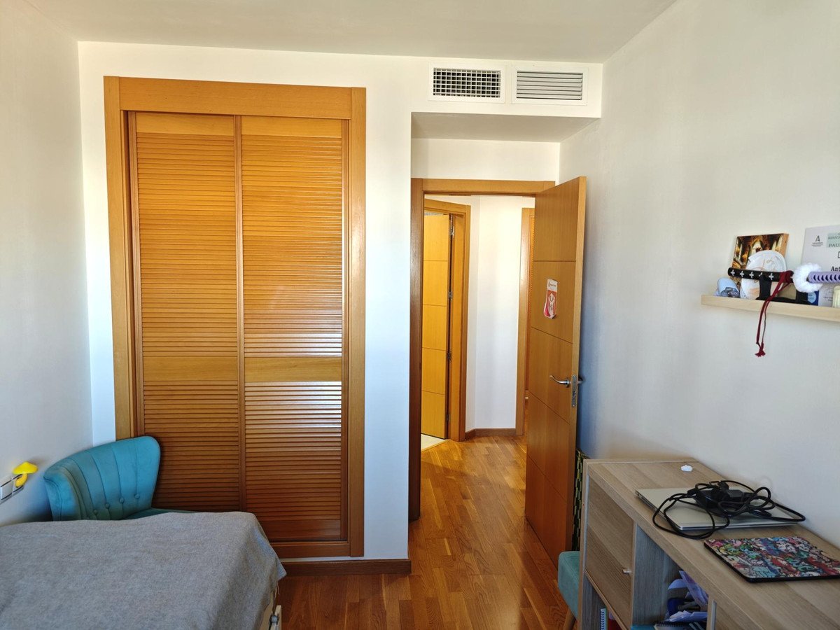 3 Bed Middle Floor Apartment in Málaga