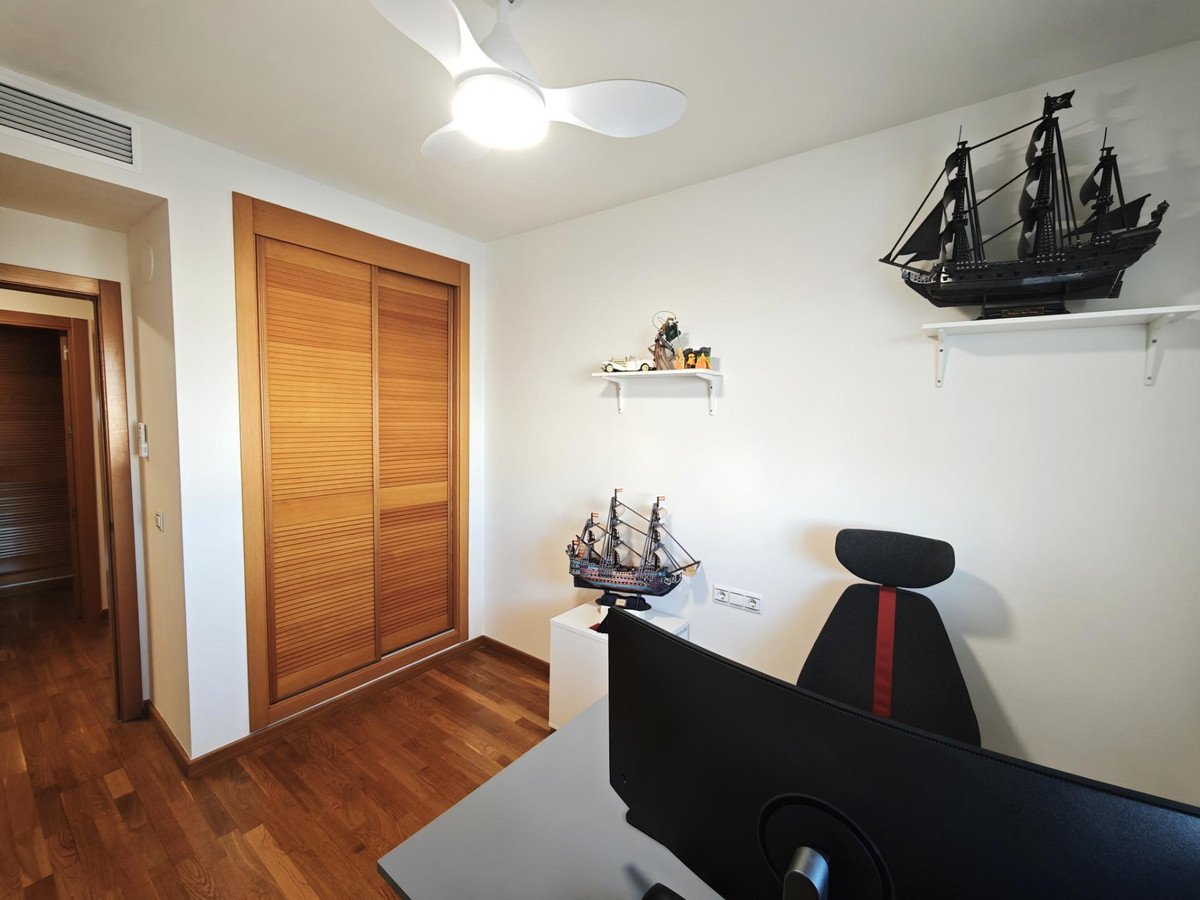 3 Bed Middle Floor Apartment in Málaga