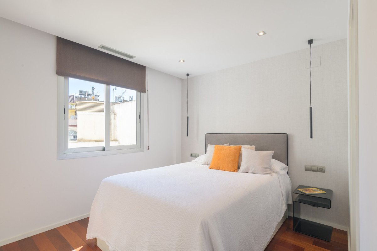 2 Bed Middle Floor Apartment in Centro Histórico