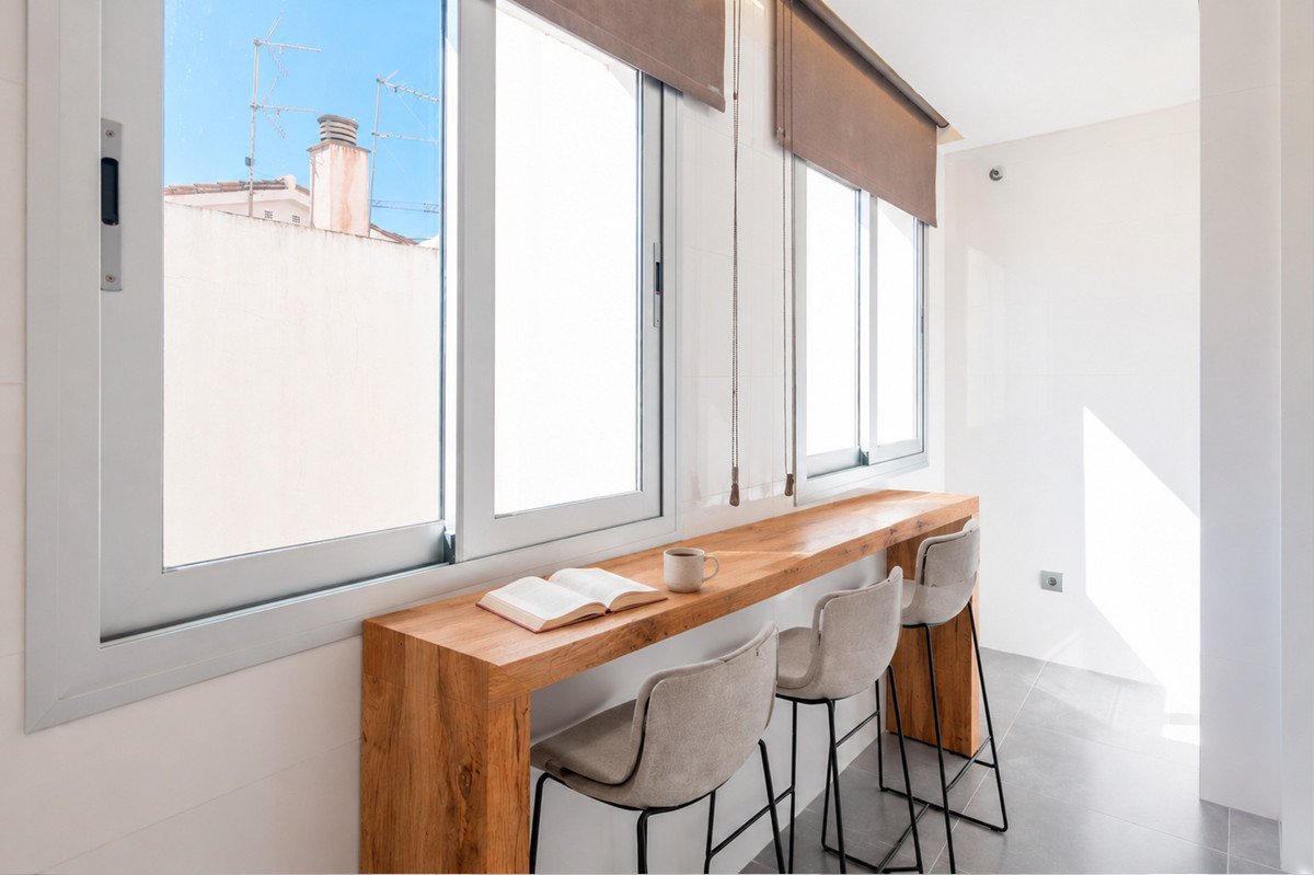 2 Bed Middle Floor Apartment in Centro Histórico