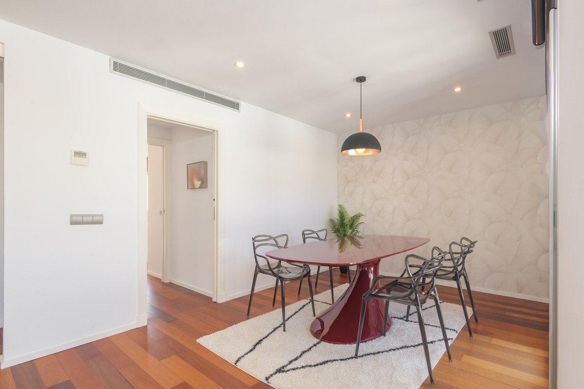 2 Bed Middle Floor Apartment in Centro Histórico